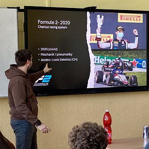 Z Dačic k formulím