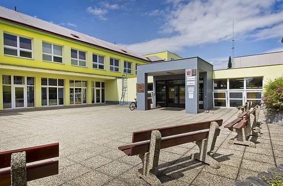 Hledáme učitele angličtiny, němčiny, matematiky a informatiky