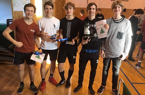 Dačickému středoškolského ping-pongu vládne gymnázium